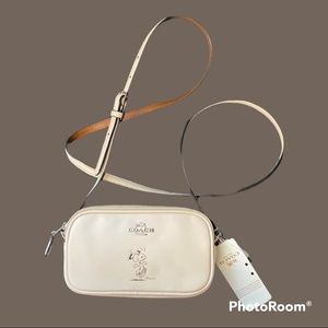 RARE - Coach x Snoopy / Peanuts crossbody bag in chalk